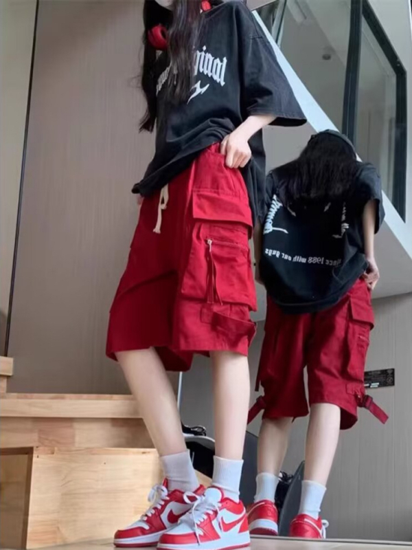 Ženske cargo kratke hlače u stilu workwear, ljeto 2025, ležerna kroj, kapri dužina, široke nogavice, ravni kroj, casual