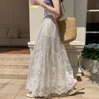 Duga suknja od čipkane mreže, visokim strukom, A-linije, ljetna, lagana i elegantna