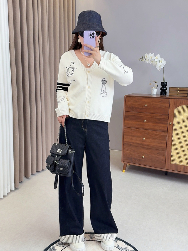 Shuangtian есен 2025 плюс размер дамски плетен кардиган топ с забавен принт, V-образно деколте, тънък модел, F527