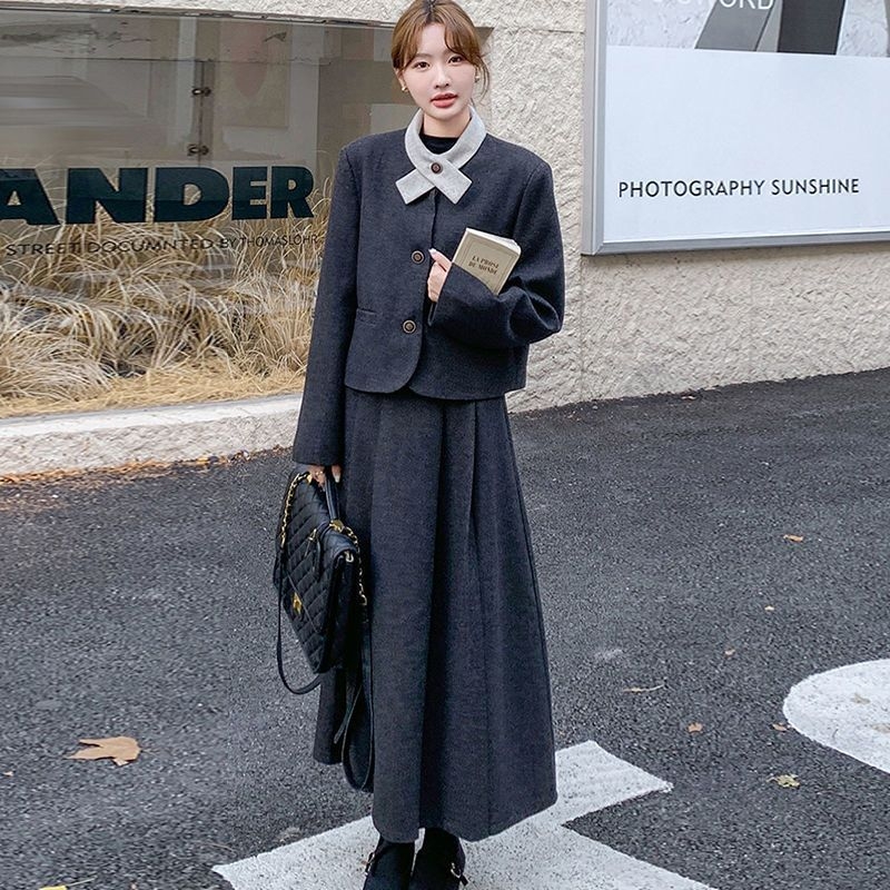 Дамски двукомпонентен костюм с пола от вълнен твид — късо сако и пола