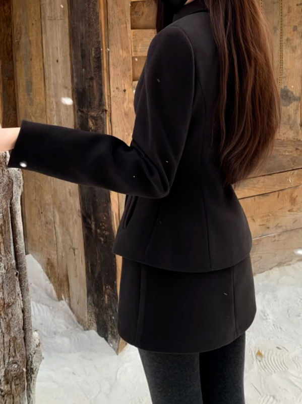 Хепбърн стил черна костюм рокля за жени, есен-зима 2025, дребен ръст, комплект с къса пола