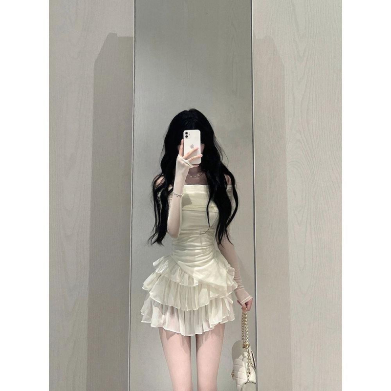 Елегантен комплект: топ с открити рамене и многопластова пола, лято 2024