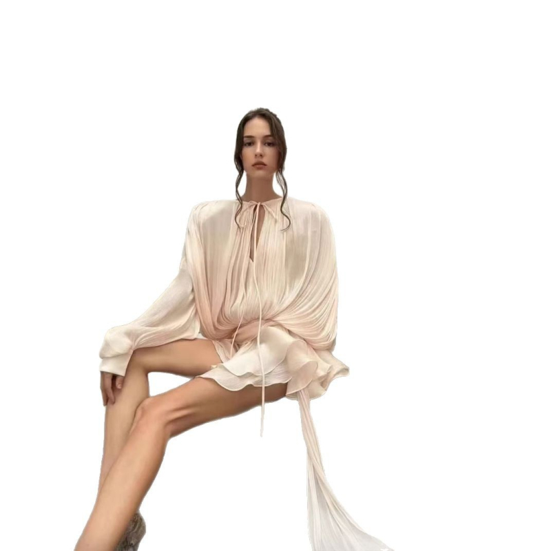 Френски стил елегантна рокля с подчертана талия и разкроена долна част, пролет 2025 нов модел