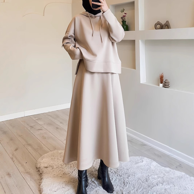 M2723: Ženski jednobojni set s kapuljačom topom i midi suknjom, jesen 2024