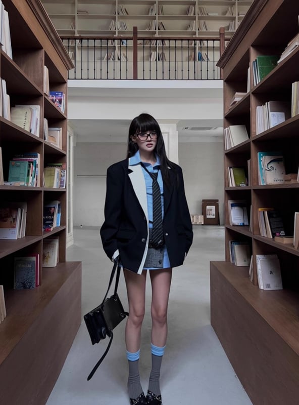 2025 Есен-зима кабелно плетено пуловер Sea Salt Blue риза — комплект топ и пола с цветово блокиране