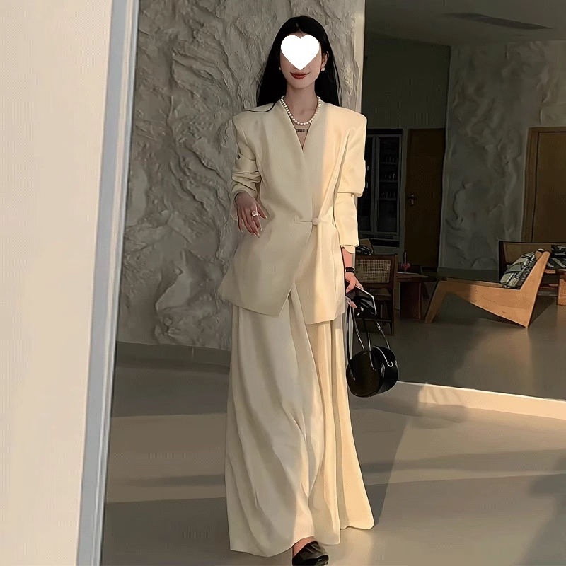 Ženski dvodijelni set u stilu francusko-kinese mode, proljeće, elegantno sako s V-izrezom i suknja visokog struka.
