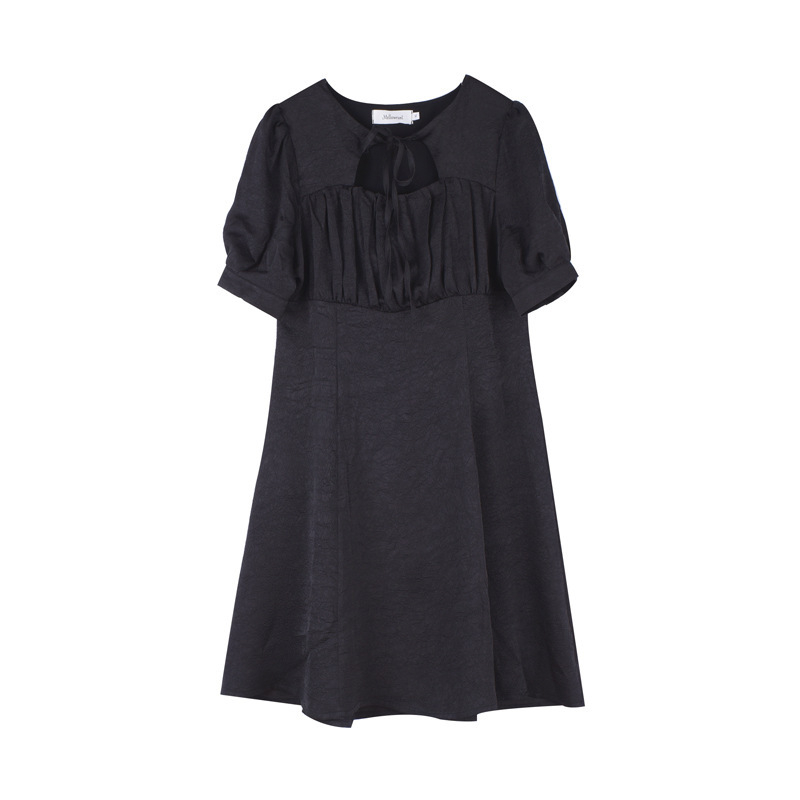 Mellowrani crne mini haljine za plus size s izrezima, plisirani satenski šifon materijal, polo ovratnik, bez rukava, stil princeze