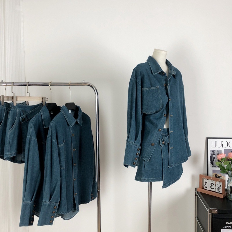 Ženski dvodijelni denim set za sitniju figuru, jesen 2024, nova moda, ležerno elegantan komplet s košulom i suknjom
