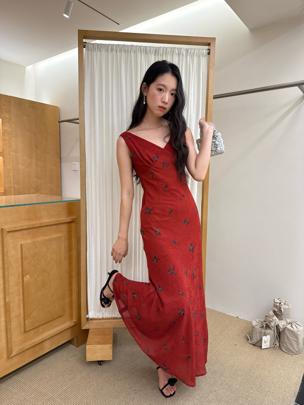 NEW OPEN ORIGINAL 25 Ljeto u francuskom stilu: elegantna haljina bez rukava s V-izrezom, uski kroj, duga suknja, otisak s raspuklim cvjetovima, S5213