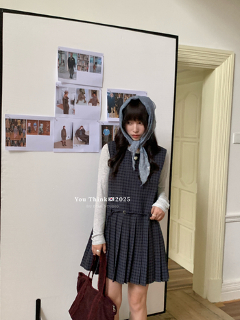 Ženska haljina s retro kariranim uzorkom, plisirana linija struka, A-linijski kroj, zaobljen izrez, poliester