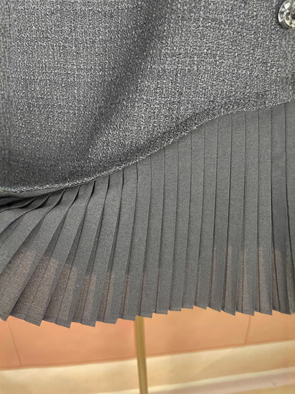 Crna plisirana midi suknja s visokim strukom i tweed patchworkom, za žene