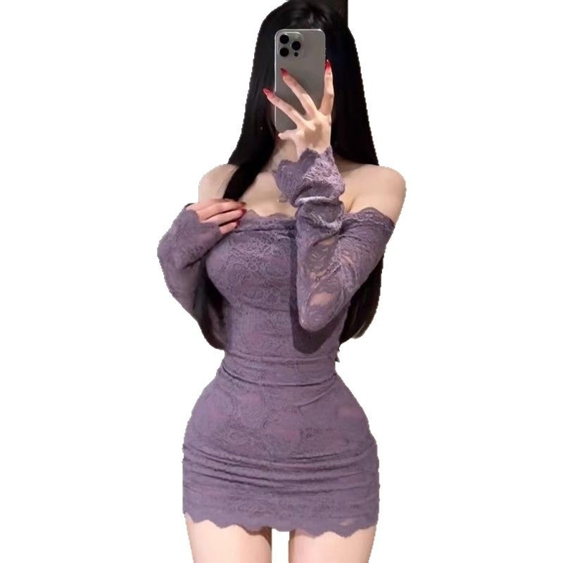 Лилава рокля без презрамки с дълги ръкави, тясна кройка bodycon