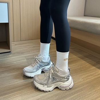 Lusi novi ljetni model, 5 cm amortizirana debela potplata, gornji dio od PU kože i mreže, lagane ženske tenisice stila dad shoes