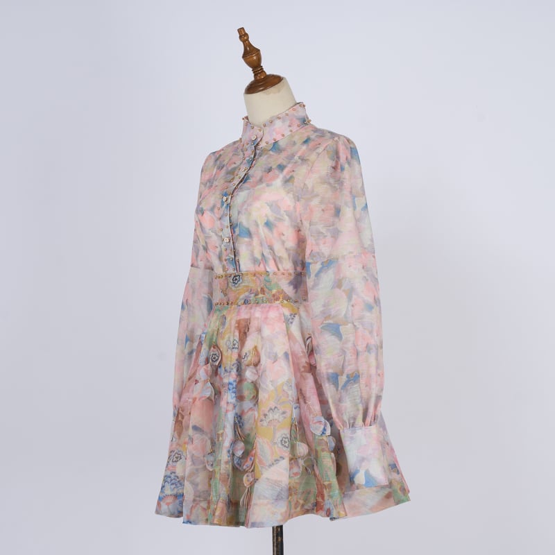 Set bluza u francuskom stilu s visokim ovratnikom i floralnim printom, dugih rukava i suknja s visokim strukom