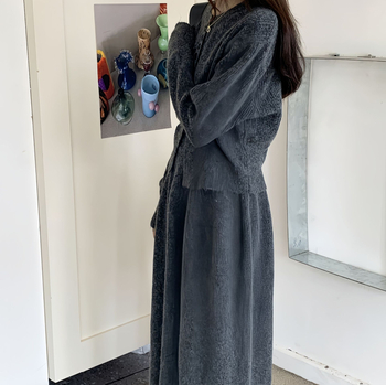 Ženski set pletenog kardigana i duge suknje – elegantan uski kroj, casual stil za jesen i zimu