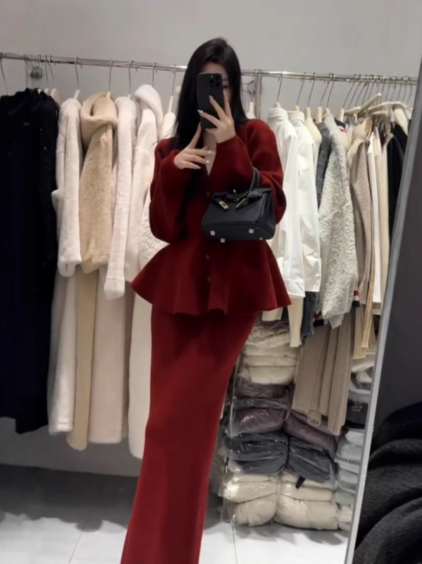 Hepburn stil: vrhunski korejski top i crveni dvodijelni kostim sa suknjom za žene, jesen-zima