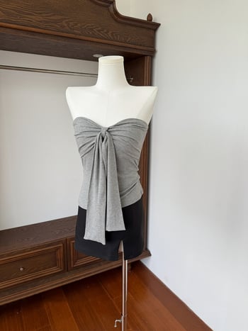 Sivi dvodijelni set: top bez naramenica i kardigan, korejskog stila, ženski jesenski outfit