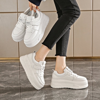 Jesen 2024 nove bijele tenisice za žene, platforme, mid-top casual, korejskog stila