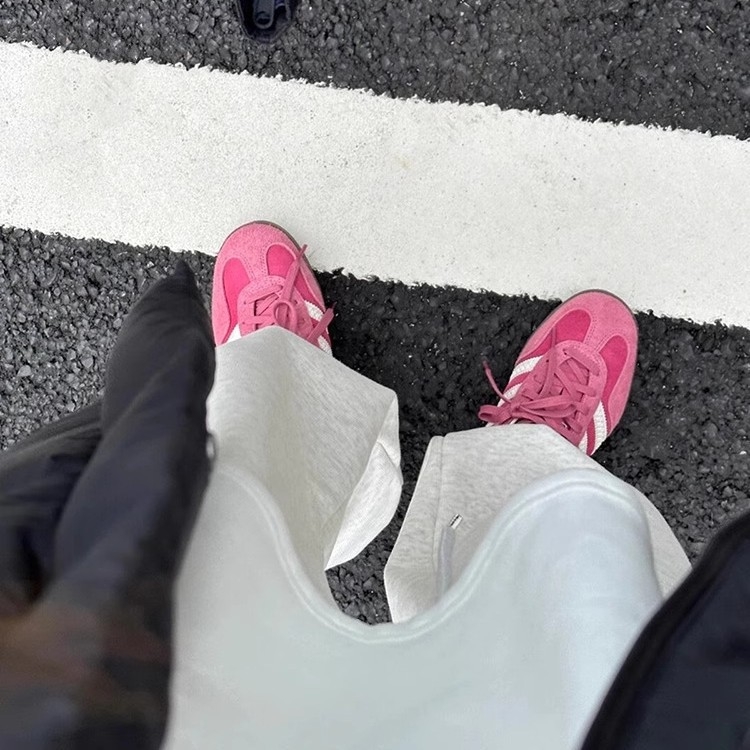 Strawberry Bear ružičaste ženske casual sportske tenisice, niski profil, vezanje, udobne za sve sezone