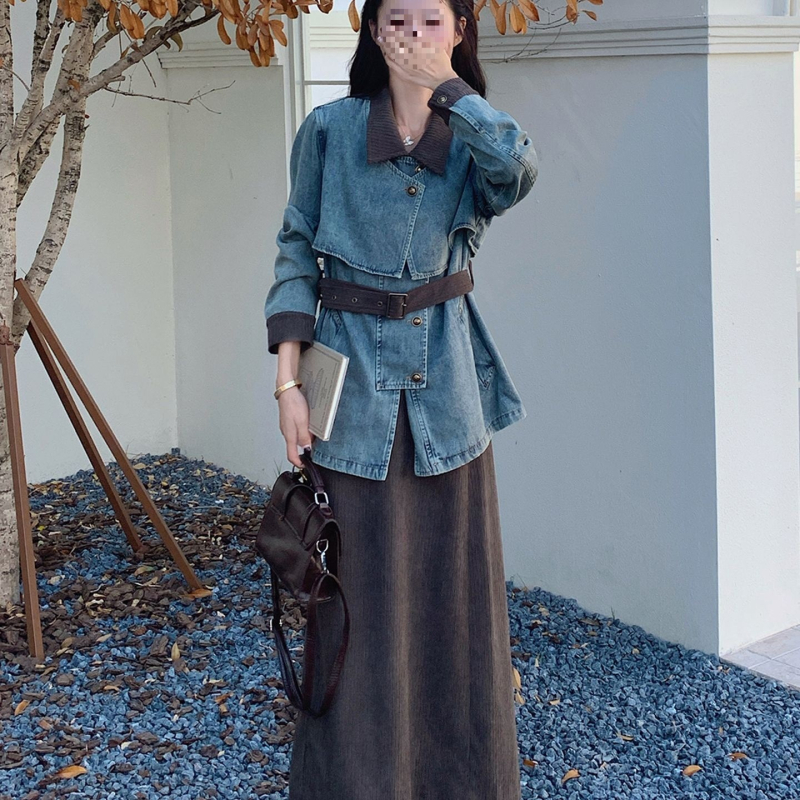 Ženski jesenski dvodijelni set u vintage stilu, uska mini suknja i kordurodni top