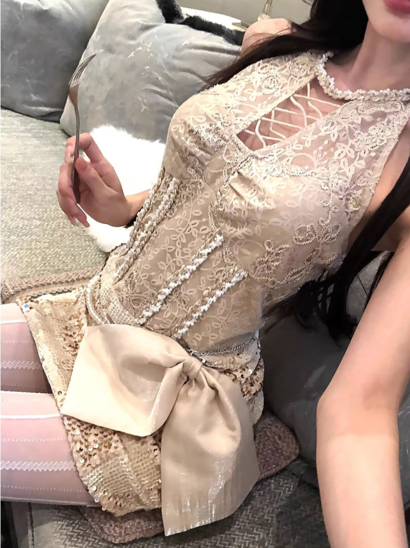 Ženski dvodijelni komplet: čipkasti halter top i suknja sa šljokicama – jesen-zima