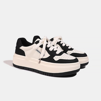 Γυναικεία Panda sneakers από γνήσιο δέρμα, λευκά, με φαρδιά σόλα