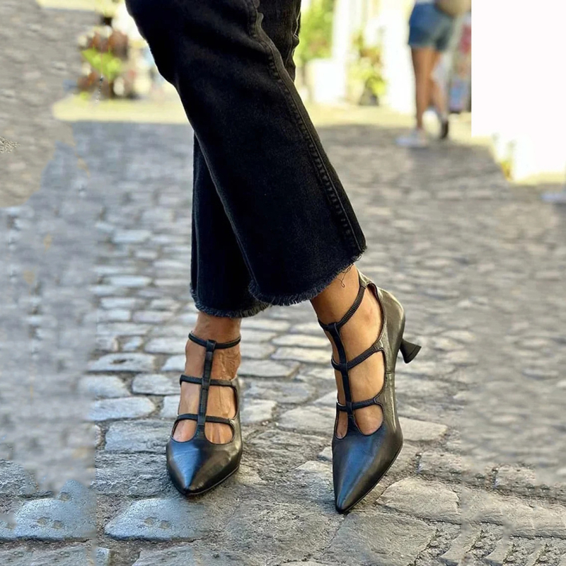 Дамски сандали на висок ток с остър нос, с една презрамка, плюс размер