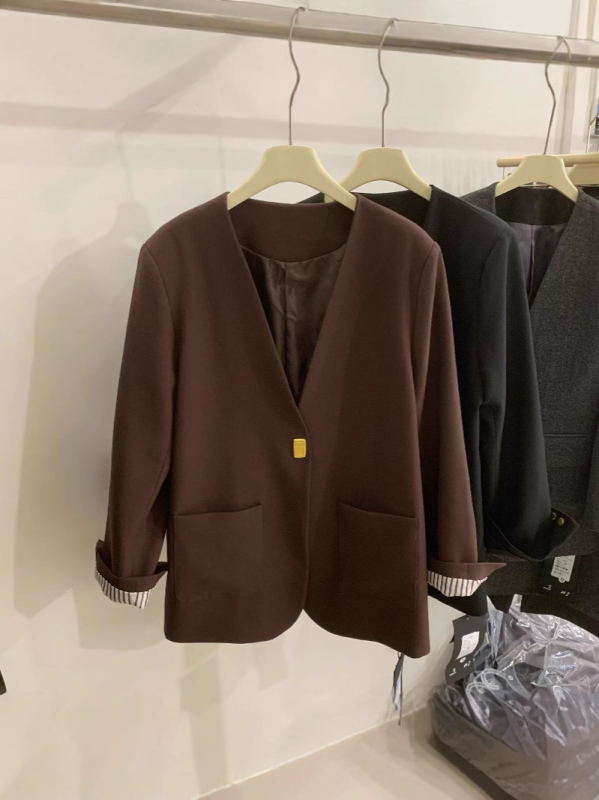 Ženski blazer velikog broja, jesenji korejski stil, opuštena linija, mali zlatni gumbi i V-izrez