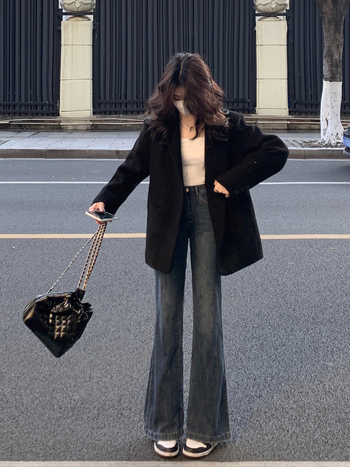 Crni ženski sako-blazer za jesen 2025, opušten kroj, elegantan izgled, mala veličina, korejski stil, svestran casual-office kostim