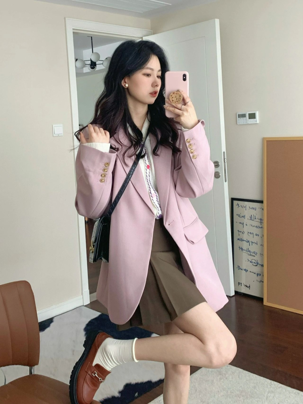 Crni ženski sako-blazer za jesen 2025, opušten kroj, elegantan izgled, mala veličina, korejski stil, svestran casual-office kostim