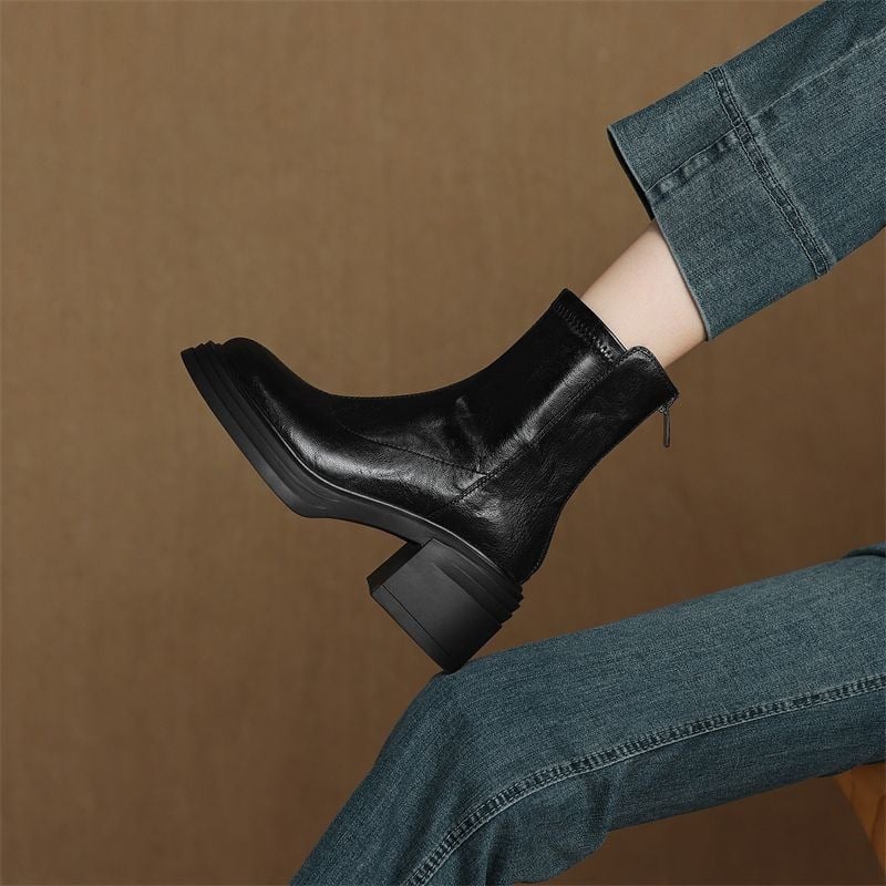 Francia stílusú fekete női bokacsizma őszi–téli, plüss béléssel, magas sarkú, karcsú vonal, vastag talp a magasság növeléséhez, Martin-stílusú csizma
