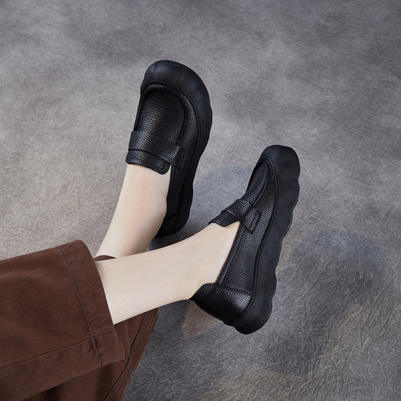 Ženske retro slip-on cipele s mekanim kožnim gornjim dijelom, okrugli vrh, bez podstave, gumena potplat, visina pete 3-5 cm