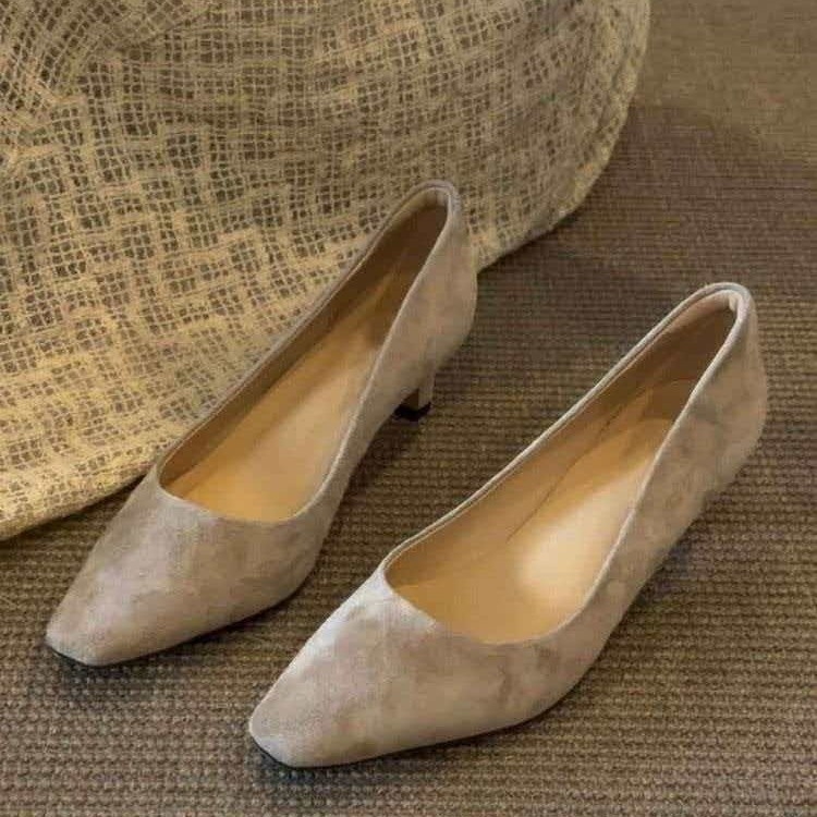 Ženske cipele od brušenog materijala (suede), smeđkasto-kava boja, srednji blok potpetica, kvadratni vrh, retro stil, slip-on