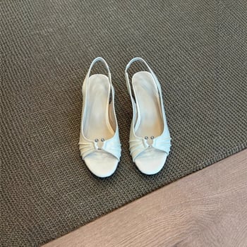 Овча кожа версия: френски стил високи токове с плисирани разкроени отвори, задна презрамка, метално копче, открит пръст