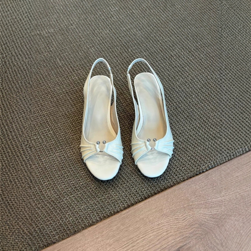 Овча кожа версия: френски стил високи токове с плисирани разкроени отвори, задна презрамка, метално копче, открит пръст