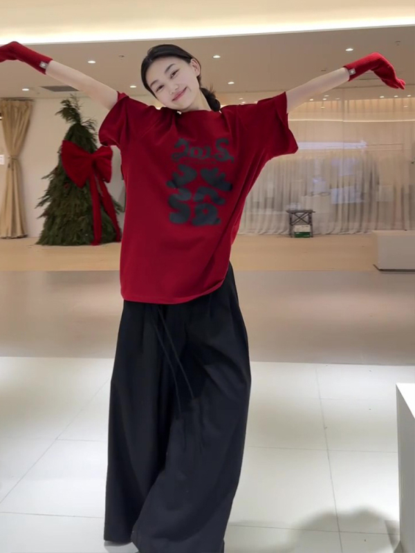 Ženski T-shirt s kratkim rukavima, u korejskom stilu, s tekstnim uzorkom, udoban ležeran kroj.