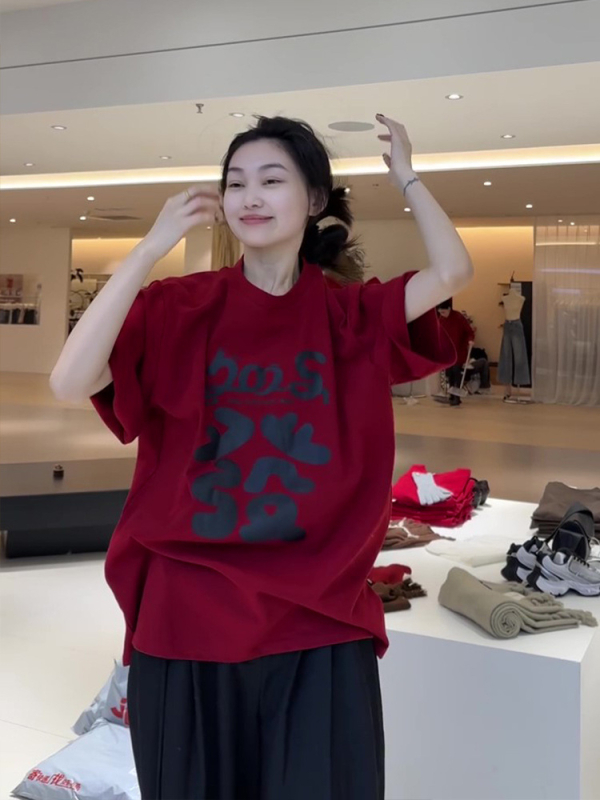 Ženski T-shirt s kratkim rukavima, u korejskom stilu, s tekstnim uzorkom, udoban ležeran kroj.