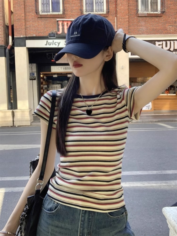 2025 ljeto vintage T-shirt s kontrastnim prugama, kratki rukav, ženski slim fit