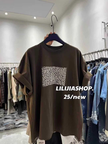Ženski pamukasti T-shirt s leopard uzorkom, kratki rukavi, ležeran kroj, okrugli izrez