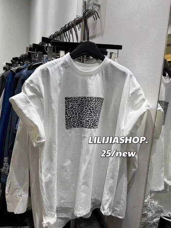 Ženski pamukasti T-shirt s leopard uzorkom, kratki rukavi, ležeran kroj, okrugli izrez