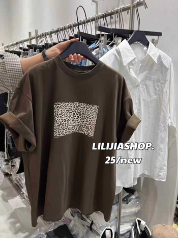 Ženski pamukasti T-shirt s leopard uzorkom, kratki rukavi, ležeran kroj, okrugli izrez