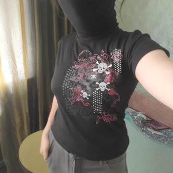 Ženski T-shirt s okruglim izrezom i natpisom s slovima, uski kroj, kratka duljina, ulični stil, ljeto 2025