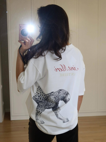 2026 ljeto: ženski T-shirt s leopard printom i tiskom slova, opuštene siluete, kratki rukavi, gradski street style