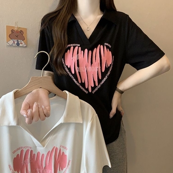 Ženski T-shirt s kratkim rukavima i otiskom srca, plus veličina, ljeto 2025 — moderno, svestrano, laskavo oblikuje siluetu