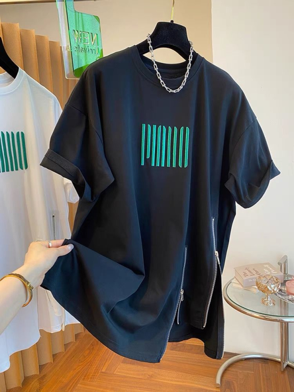 2026 ljeto, oversize ženski T-shirt s kratkim rukavima, zatvarač na donjem rubu i otvor, opuštena silueta, dojam luksuza