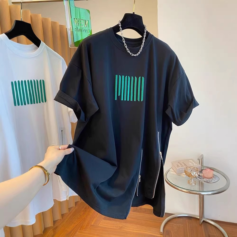 2026 ljeto, oversize ženski T-shirt s kratkim rukavima, zatvarač na donjem rubu i otvor, opuštena silueta, dojam luksuza