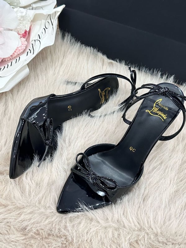 25L8 Дамски токчета с 6–8 cm, остър нос, открита пръст, панделка, френски стил