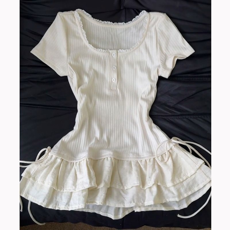 Ženski T‑shirt kratkih rukava s patchworkom, francuski stil, ljeto 2025, uski kroj, okrugli izrez, detalji sa šnuralama