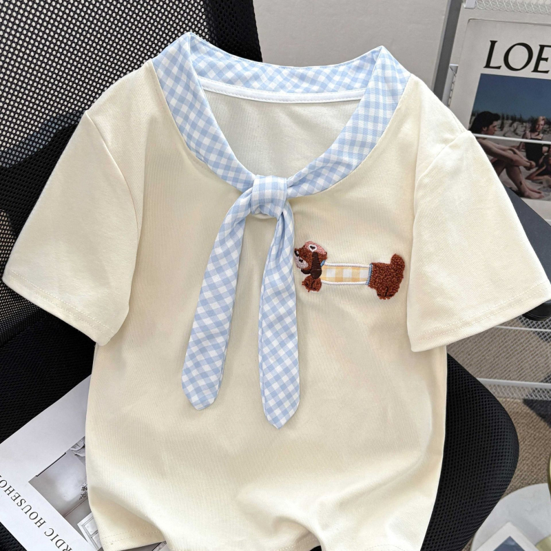 Akademski stil s izvezenim psom na kariranom uzorku, mašna oko vrata, kratki rukavi, ženski ljetni T-shirt, uski kroj
