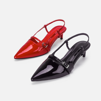Женски сандали на ток с остър нос, патентована кожа, с катарама и открита пета